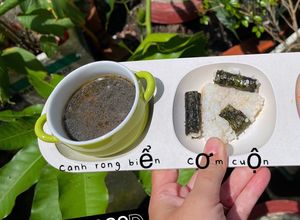 Hình của món CÁ HỒI ÁP CHẢO - CANH RONG BIỂN - BÉ ĂN DẶM !!.