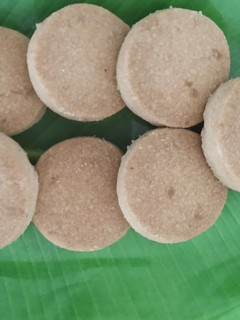 கோதுமை மாவு பிஸ்கட் (Kothumai maavu biscuit recipe in tamil) செய்முறை முக்கிய புகைப்படம்