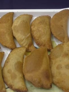 சோமாஸ்(somas recipe in tamil) செய்முறை முக்கிய புகைப்படம்