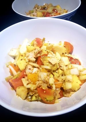 Foto principal de Ensalada con pavo y melocotón en aliño con tahini