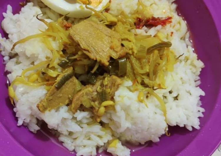 Soto daging..bumbu kuning