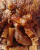 Pasta con salsa de pollo