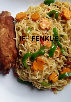A picture of Stir fried noodles.