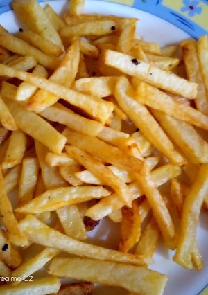A picture of My family favorite fries for iftar.