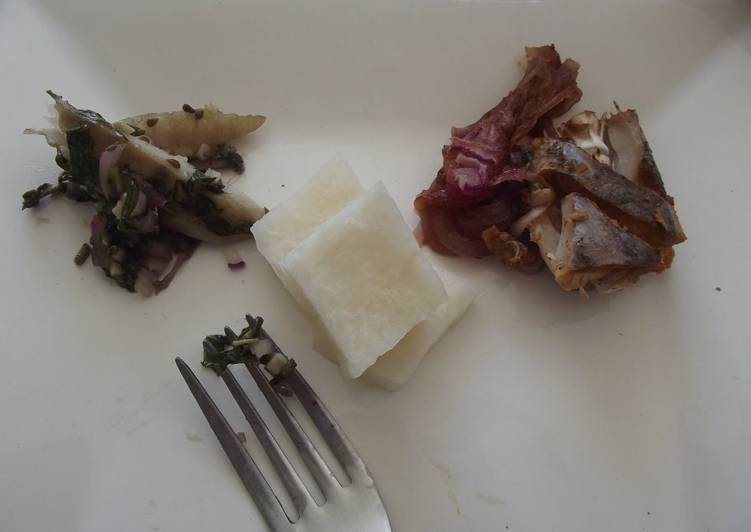 Pescado con lima, linaza y ajonjolí. Otro con cebolla caramelizada al chipotle y fresas pal amor