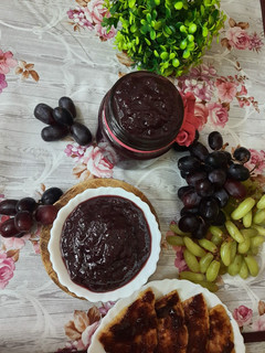 A picture of Black Grapes Jam.