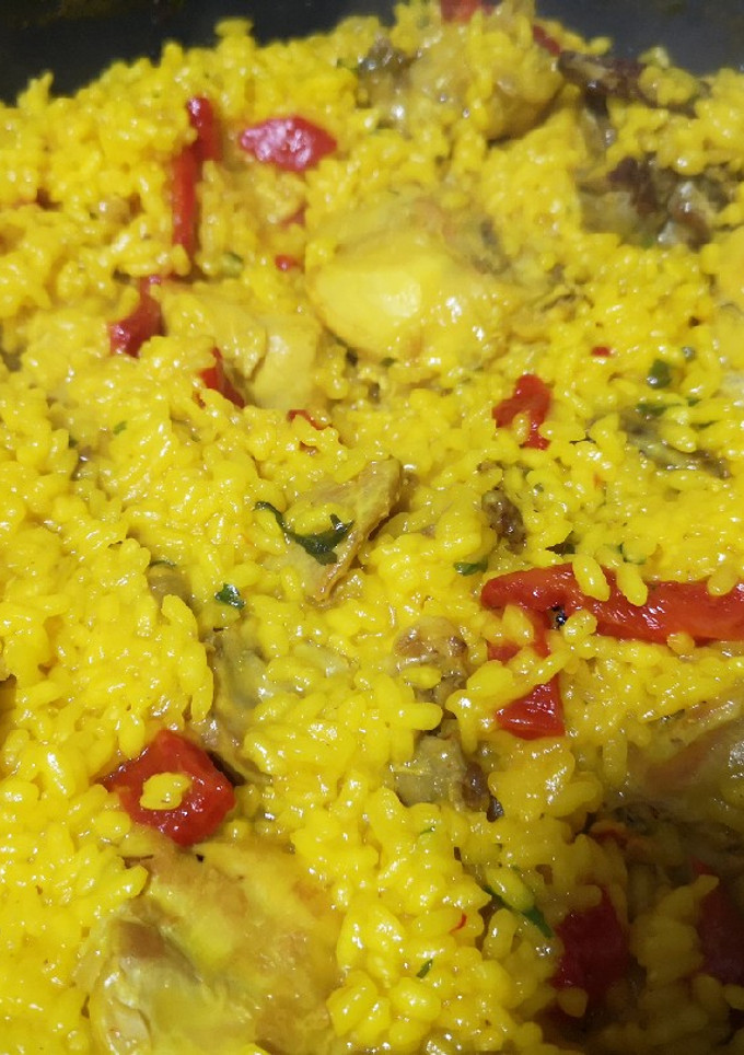 Una foto de Arroz con conejo