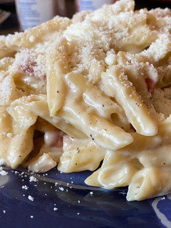 Una foto de Macarrones carbonara