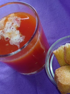 ટામેટાં સુપ(tomato soup recipe in gujarati) રેસીપી મુખ્ય ફોટો