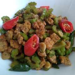 รูปของ 189. Oseng Parte (pare tempe)