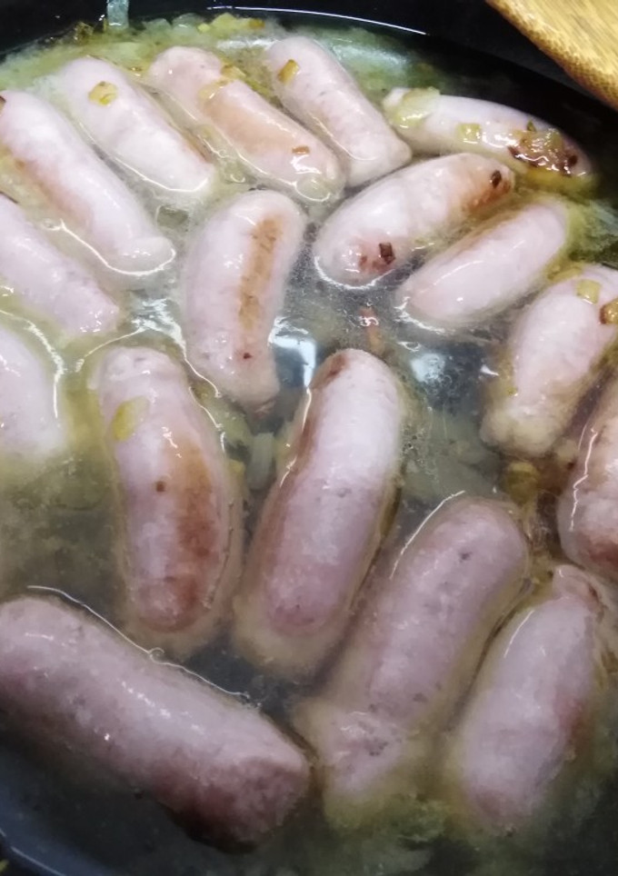 Una foto de Salchichas al vino