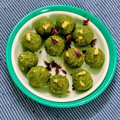 A picture of Green Moong Daal Ladoos.