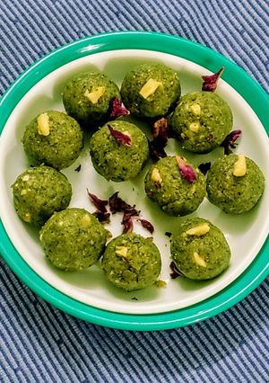 A picture of Green Moong Daal Ladoos.