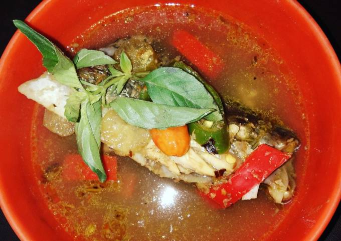 Resep Sup Kepala Ikan bumbu genep ala Mamiko😘 yang Sempurna