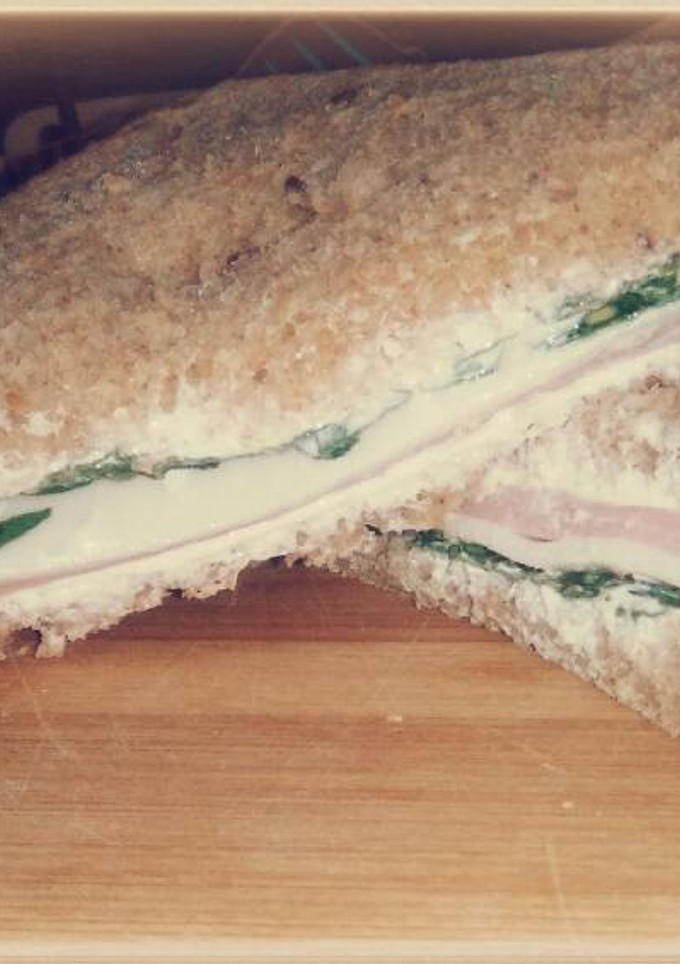Una foto de Sándwich con espinacas