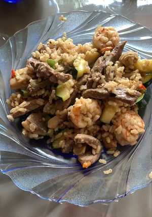 Foto principal de Arroz integral con verduras, setas y carne
