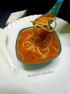 গাজর নুডলস স্যুপ (gajar noodles soup recipe in bengali) রেসিপির প্রধান ছবি