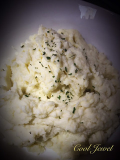 A picture of Garlic Mashed Cauliflower.