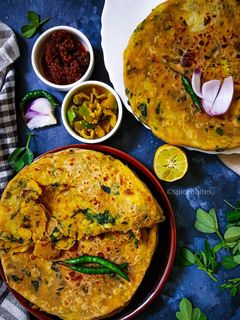મેથી આલુ પરાઠા (Methi Aloo Paratha recipe in Gujarati) રેસીપી મુખ્ય ફોટો