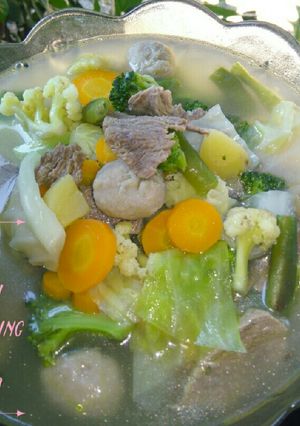 Foto resep Sayur Sop Sayuran isi Bakso dan Daging