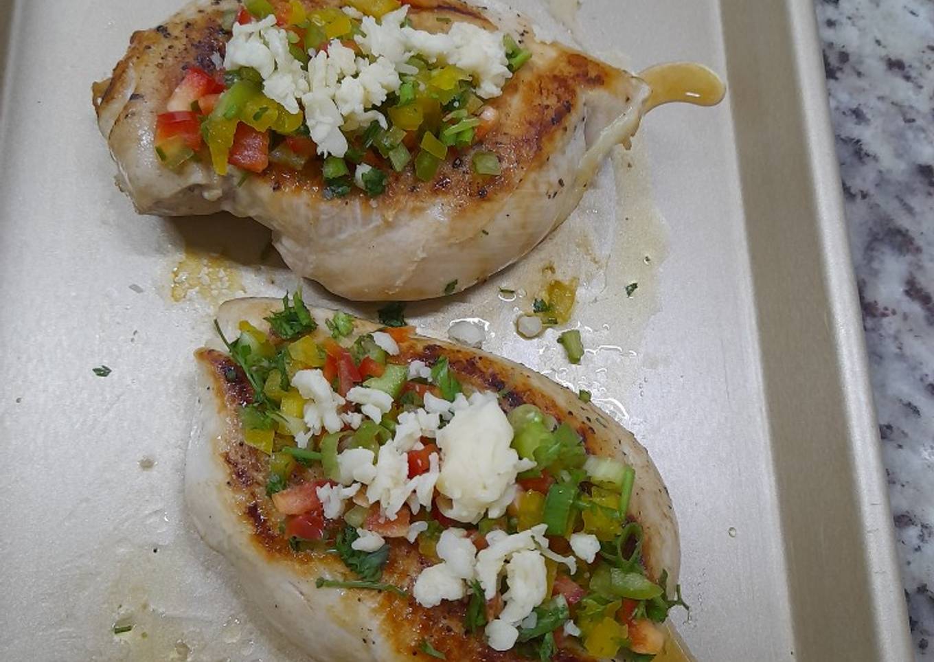 Pollo relleno de vegetales