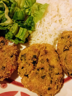 Una foto de Nuggets caseros de espinaca y zanahoria