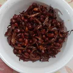 A picture of Goreng Teri Ikan Kacang / Teri Main Bola.