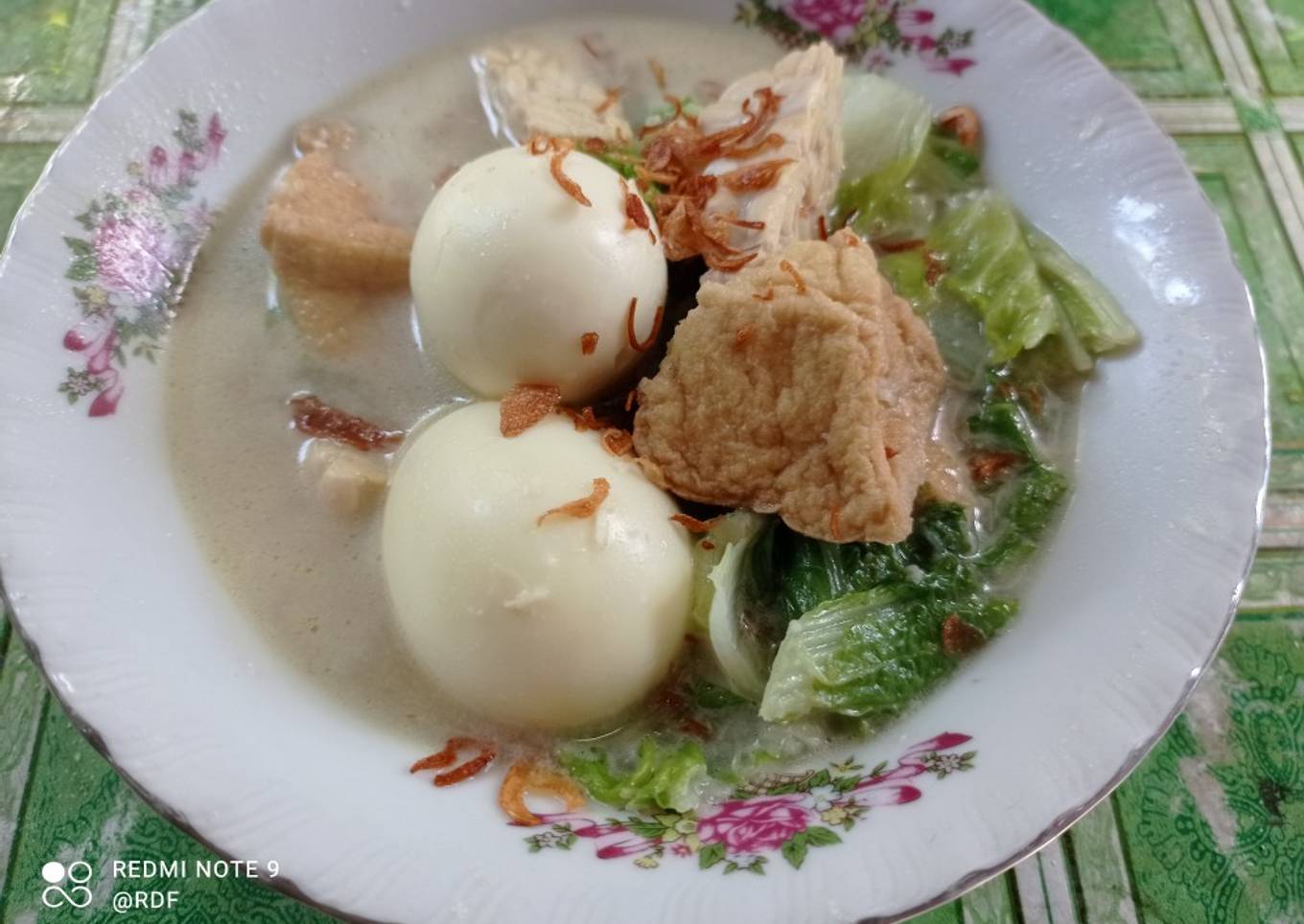 Sayur hupe (tahu tempe) gurih