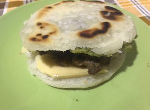 Una foto de Arepas de harina de arroz