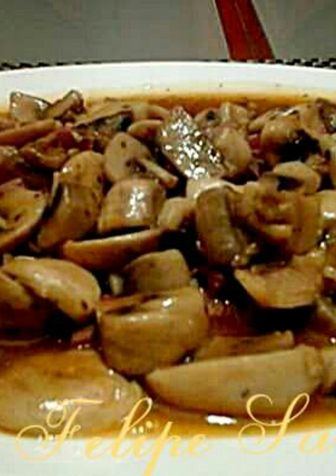 Una foto de Champiñon en salsa