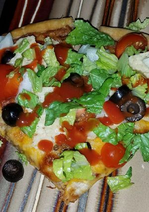 A picture of Taco Pizza.