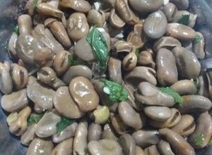 Foto di Fave con menta e aglio