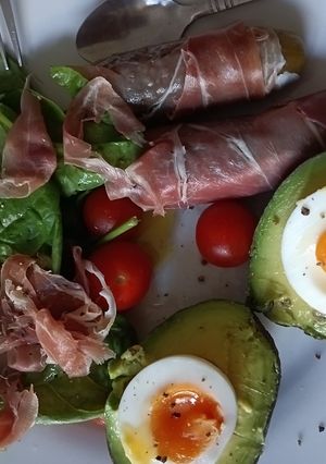 A picture of Spinach and avocado.