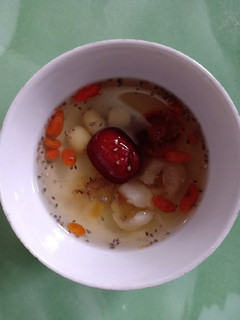 Hình của món Chè dưỡng nhan.