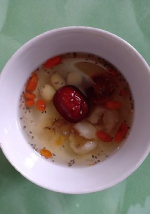 Hình của món Chè dưỡng nhan.