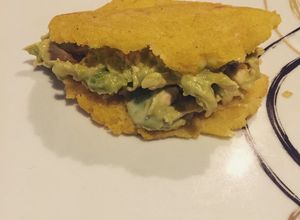 Una foto de Arepa Reina pepiada