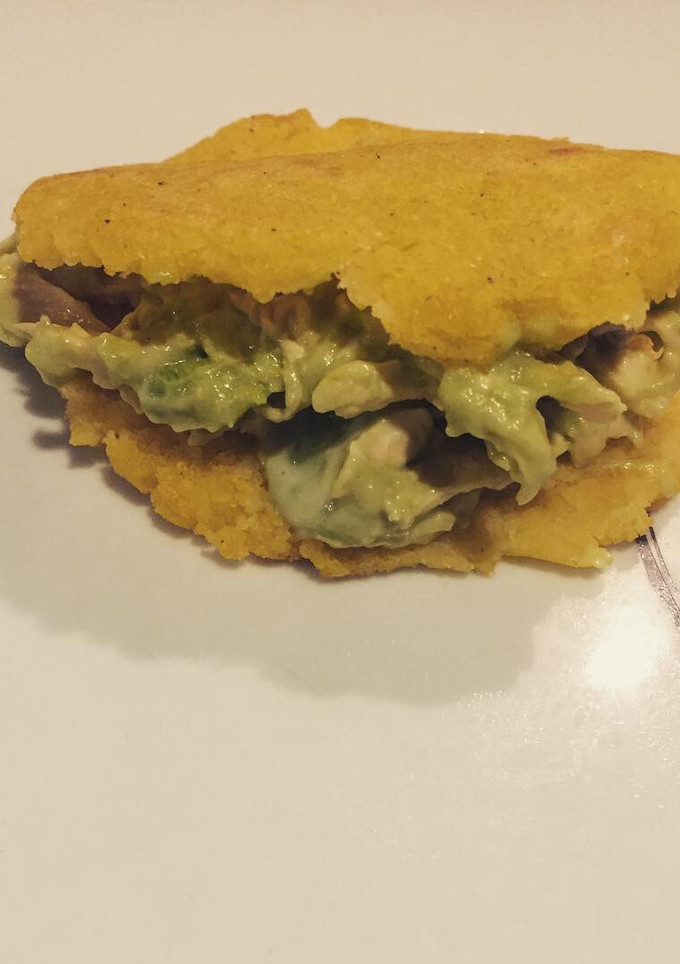 Una foto de Arepa Reina pepiada