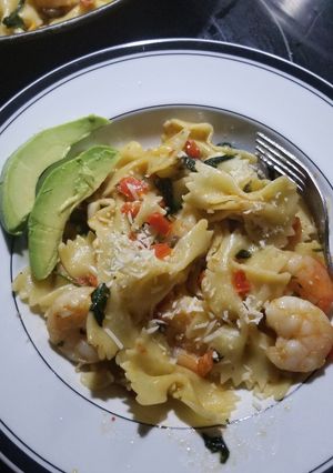 A picture of Shrimp n pasta supreme.