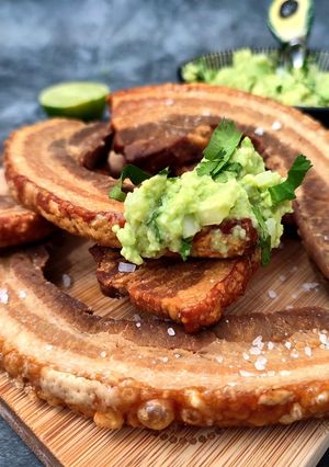 Una foto de 💥 Chicharrones EN AIRFRYER Y GUACAMOLE 💥