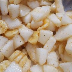 A picture of Melon Banana Chaat.