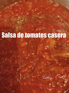 Una foto de Salsa de tomates casera a mi manera😊🍅