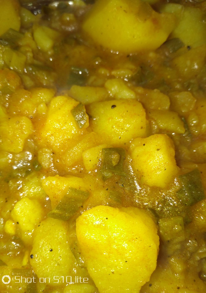 A picture of Irish pottage with spring onions,.