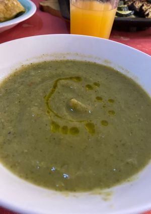 Una foto de Crema de brócoli y berenjena