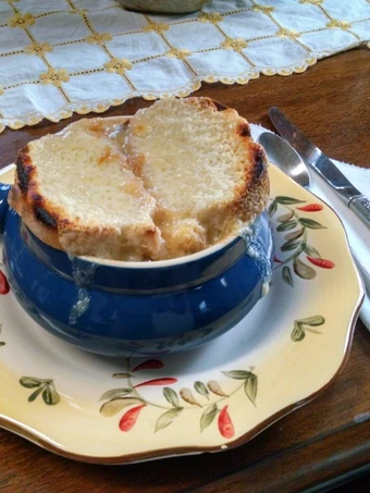 Easy Ways Make|Recipe} French Onion &amp; Beef Soup, So Delicious