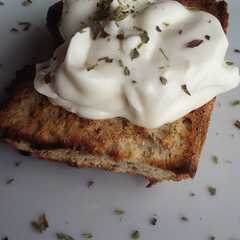 A picture of Pan integral sabor ajo y orégano.