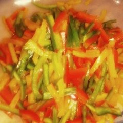 A picture of Assorted bell pepper salad.