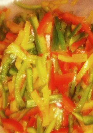 A picture of Assorted bell pepper salad.