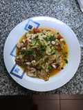 Zucchini pasta con salsa de pollo y vegetales fit. 300 calorías