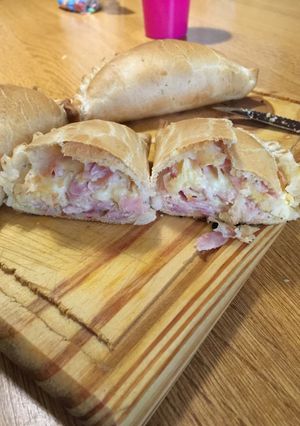 Una foto de Empanadas de jamón y queso