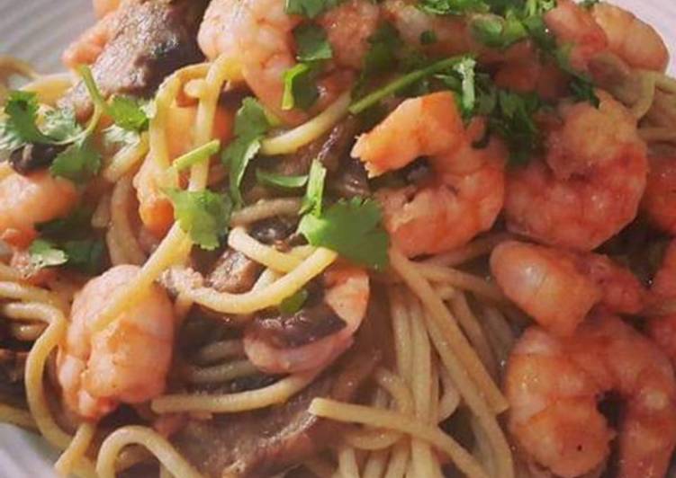 Spaghetti con camarones 🦐#Tescoma